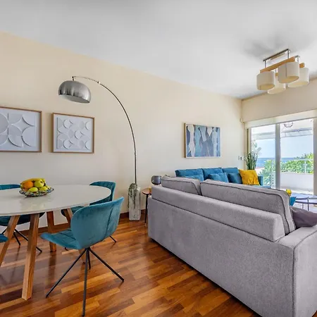 Berengaria Court - Sea Views 2bdr דירה