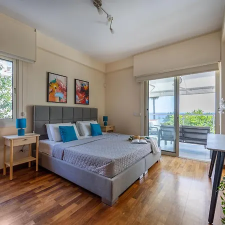 Berengaria Court - Sea Views 2bdr דירה